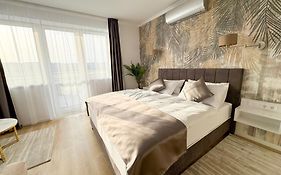 Salt Hill Premium Apartments